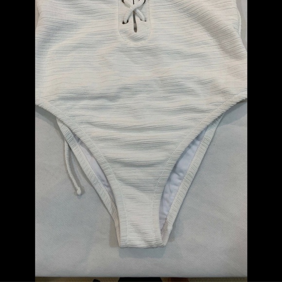 NWT Lucky‎ Brand Havana Lace-Up One-Piece Swimsuit in White [SZ Large ] - Picture 4 of 8